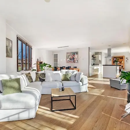170m2 With Jacuzzi & Steam Bath In Center Of Apartman Amszterdam
