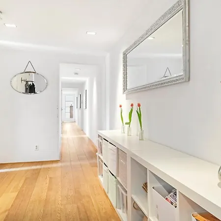170m2 With Jacuzzi & Steam Bath In Center Of Apartment Amsterdam